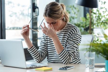 Kā baldriāna nomierinošās īpašības var palīdzēt satraukuma laikā? Stāsta farmaceite