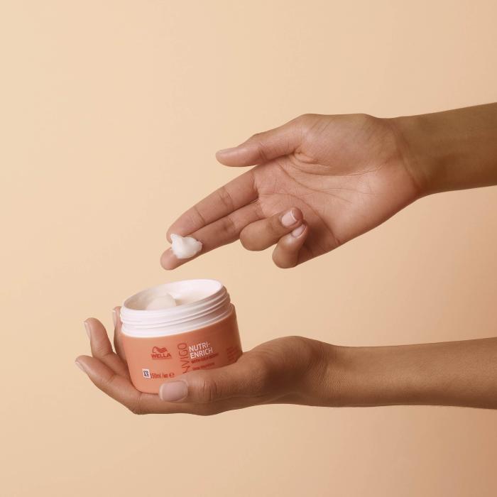 Wella Professionals Invigo Nutri Enrich maska dziļai matu barošanai 150 ml