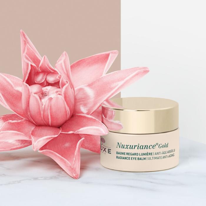 NUXE Nuxuriance Gold Radiance Mirdzumu piešķirošs, maksimāli pret novecošanos aizsargājošs acu balzams 15 ml