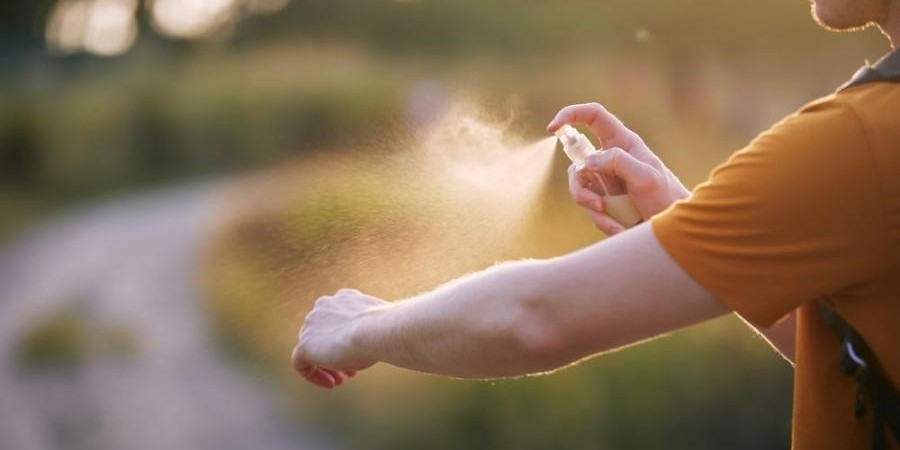 Repelentu ceļvedis: farmaceita ieteikumi drošākai vasarai